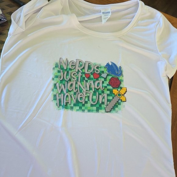 Needs just wanna have fun shirt - Picture 1 of 1